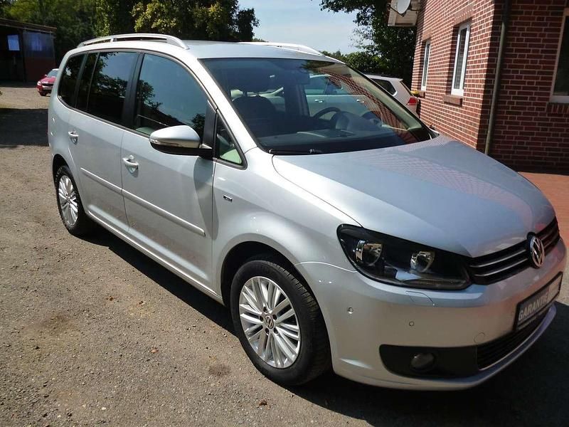 Gebraucht VW Touran Cup 105 PS (77 kW) 2015 Reflexsilber metallic Van / Kleinbus