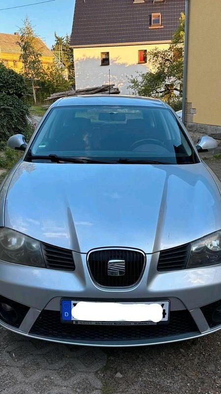 Grau Gebraucht 2008 Seat Ibiza Limousine | 2.700 € (Superpreis) - Bild 1/4