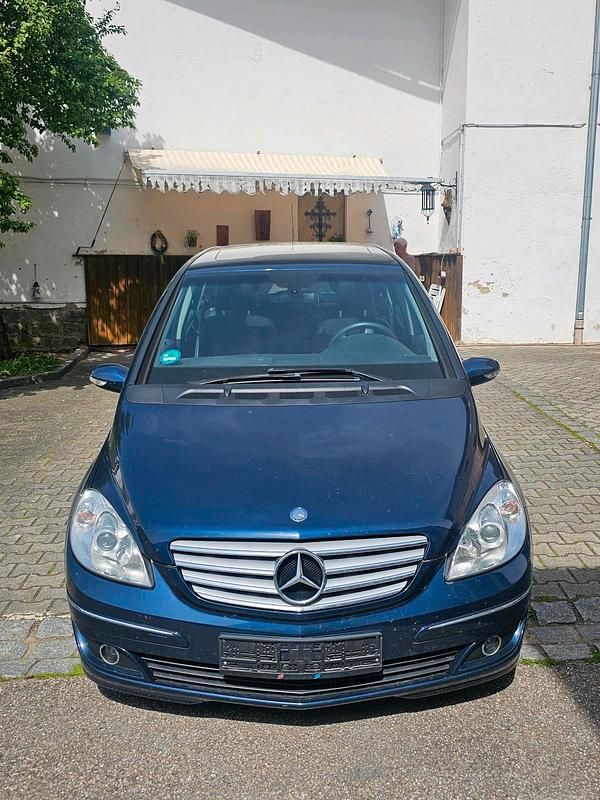Blau Gebraucht 2007 Mercedes B200 Van / Kleinbus | 2.800 € (Superpreis) - Bild 1/4