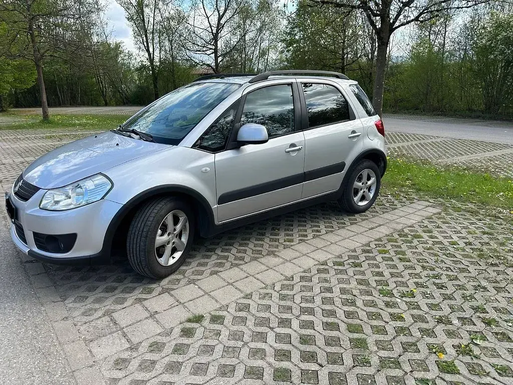 Gebraucht Suzuki SX4 107 PS (78 kW) 2009 Silber Limousine