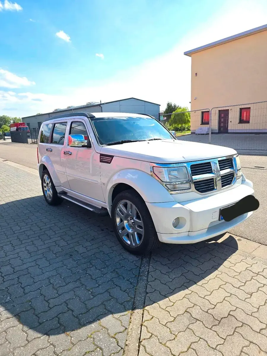 Gebraucht Dodge Nitro 177 PS (130 kW) 2008 Weiß SUV