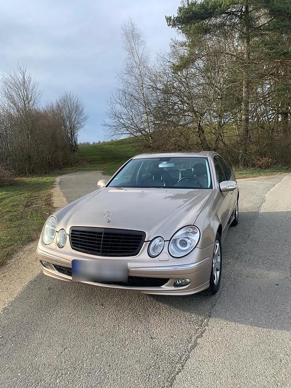 Usata Mercedes E320 204 CV (150 kW) 2003 Oro Berlina