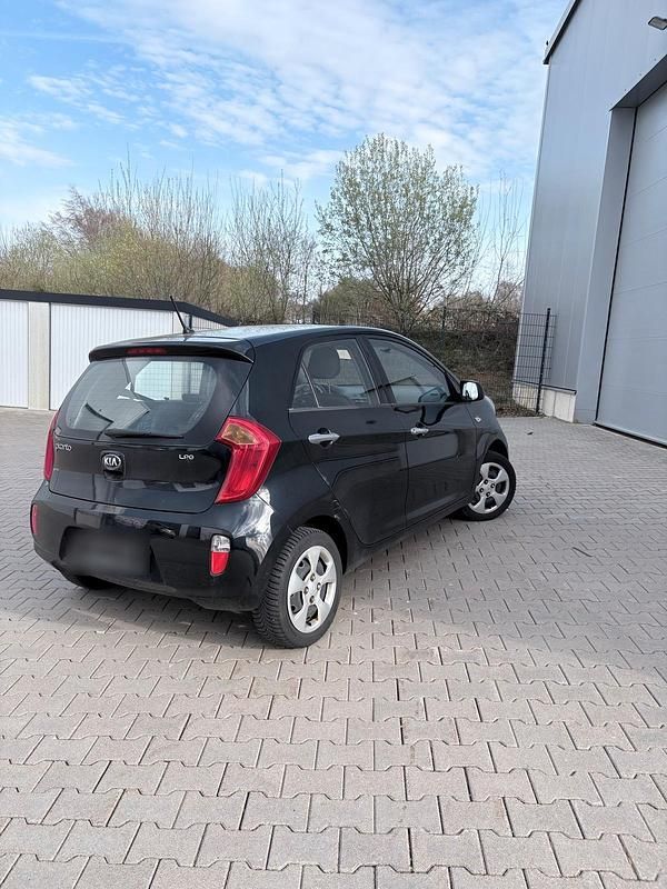 Gebraucht Kia Picanto 70 PS (51 kW) 2014 Schwarz Kleinwagen