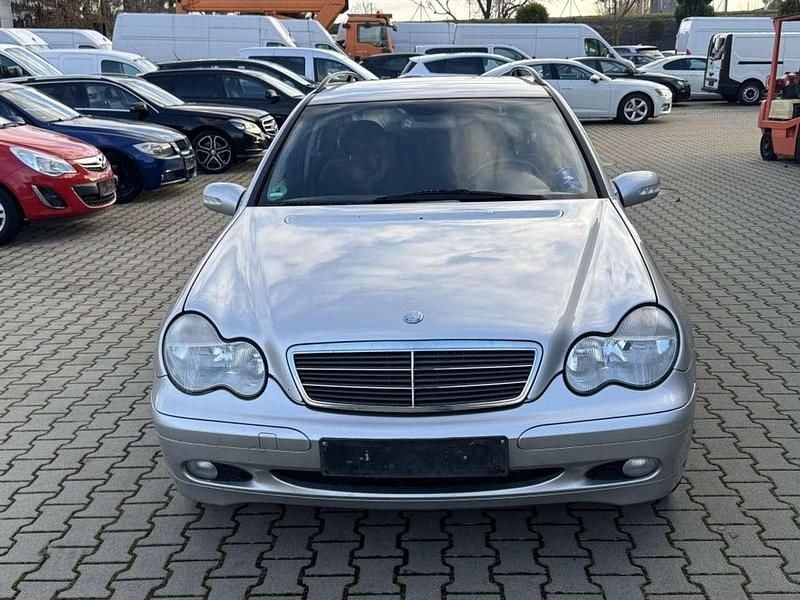 Brilliant silver metallic Gebraucht 2001 Mercedes C180 Classic Kombi | 1.490 € (Guter Preis) - Bild 1/3