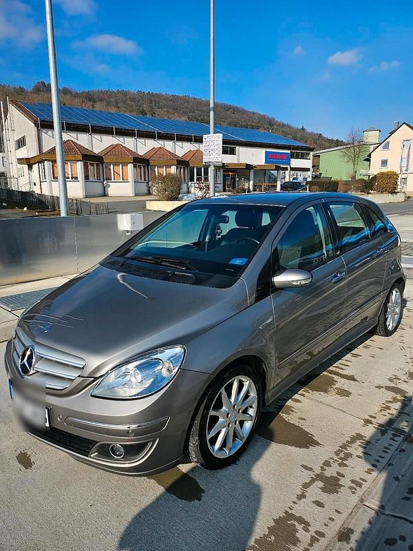 Gebraucht Mercedes B180 109 PS (80 kW) 2005 Gold Van / Kleinbus