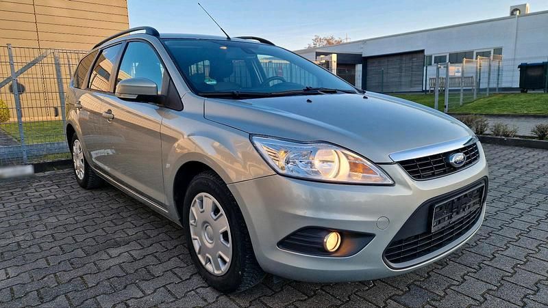 Usata Ford Focus 95 CV (69 kW) 2010 Andere farben Station wagon