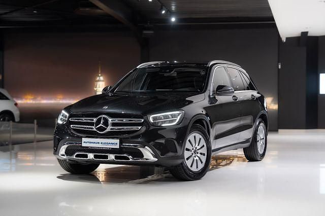 Olivgruen matt Gebraucht 2020 Mercedes GLC200 Business SUV | 31.980 € (Superpreis) - Bild 1/4