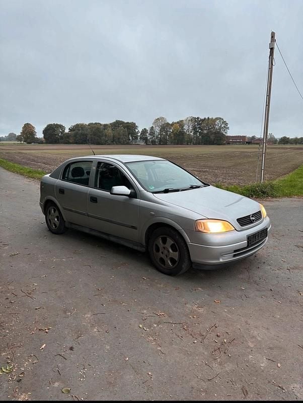 Silber Gebraucht 2000 Opel Astra Limousine | 700 € (Superpreis) - Bild 1/4