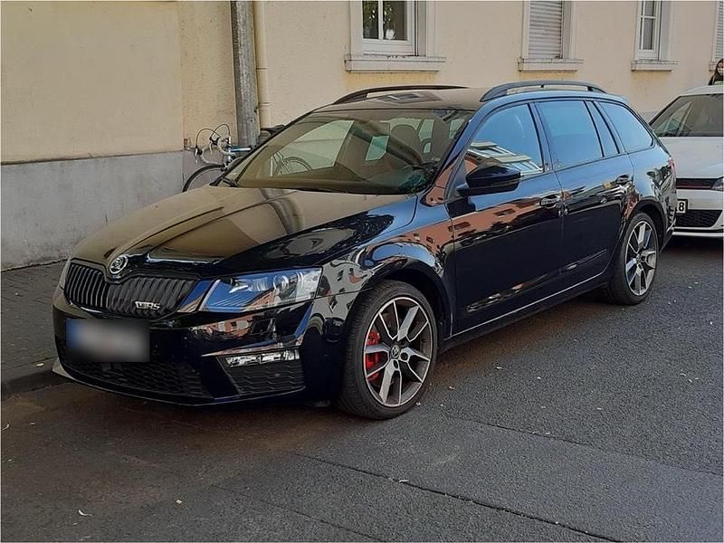 Schwarz Gebraucht 2015 Skoda Octavia RS Kombi | 8.800 € (Superpreis) - Bild 1/4
