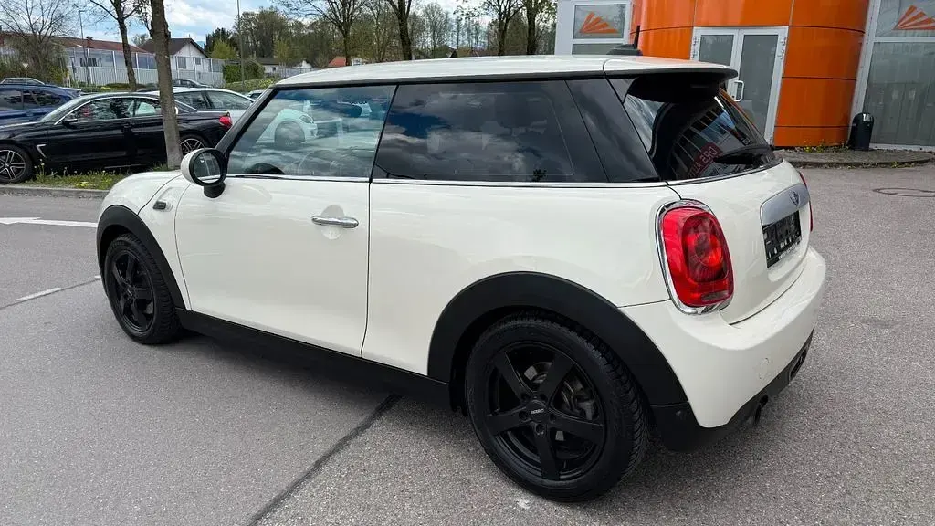 Używany Mini Cooper Pepper 136 KM (100 kW) 2014 Biały Hatchback
