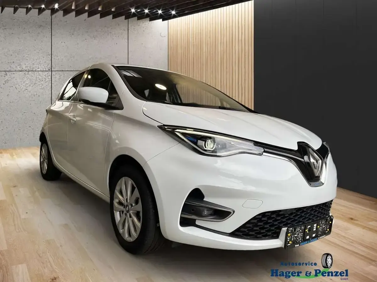 Gebraucht Renault Zoe Experience 50 kW (69 PS) 2021 Weiß Kleinwagen