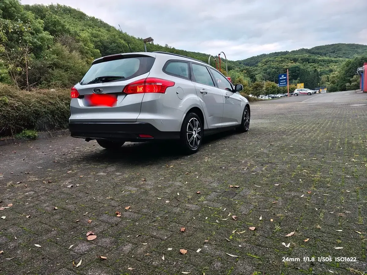 Gebraucht Ford Focus 95 PS (69 kW) 2015 Silber Kombi