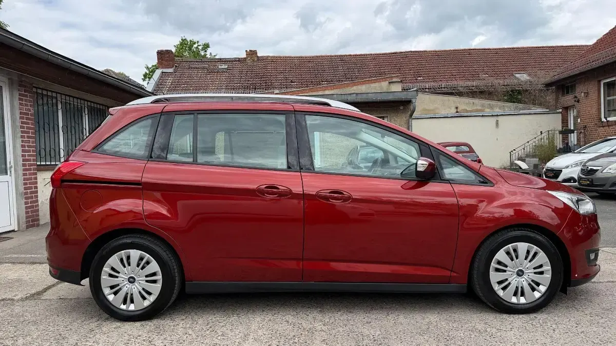 Gebraucht Ford Grand C-Max Business Edition 150 PS (110 kW) 2015 Rot Van / Kleinbus