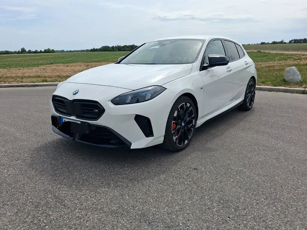Gebraucht BMW M135 Performance 300 PS (220 kW) 2024 Weiß Kleinwagen