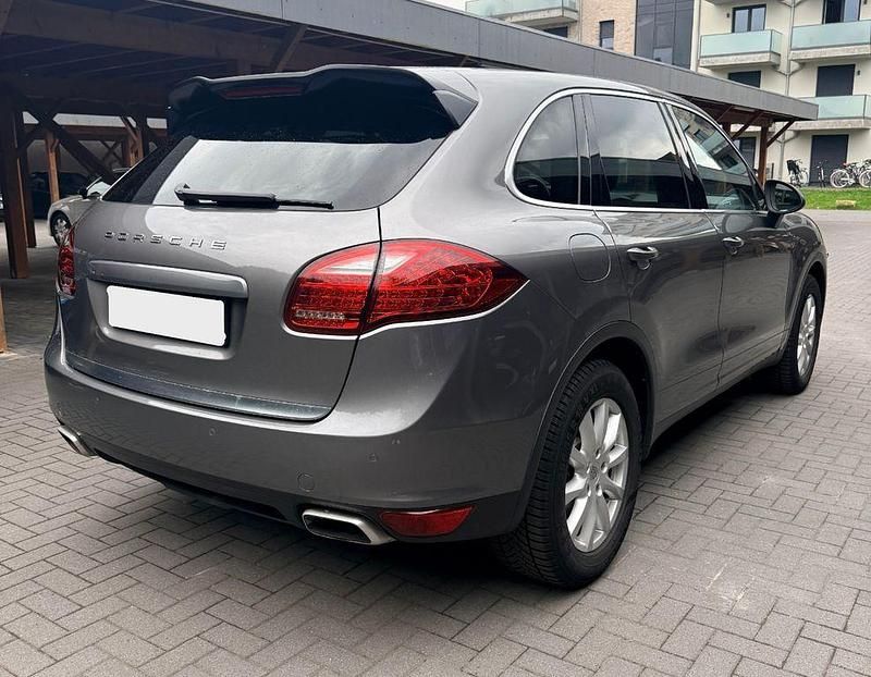 Usata Porsche Cayenne 245 CV (180 kW) 2012 Grigio SUV