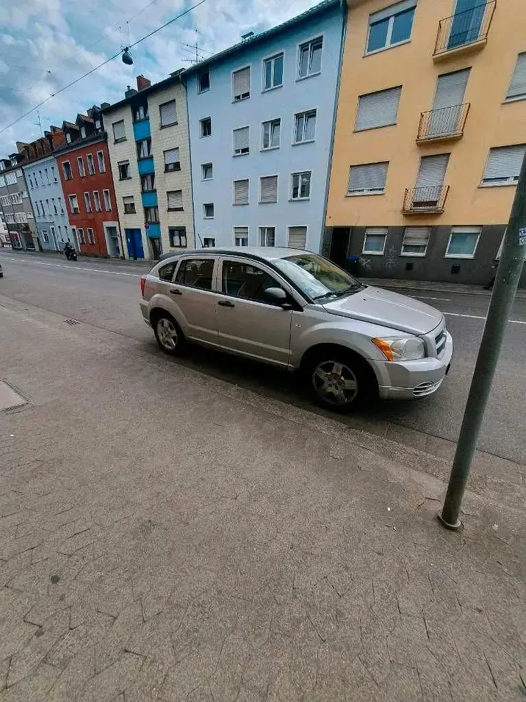 Gebraucht Dodge Caliber 150 PS (110 kW) 2010 Grau Kleinwagen