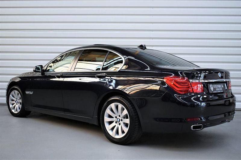 Gebraucht BMW 740 306 PS (225 kW) 2011 Grau Limousine