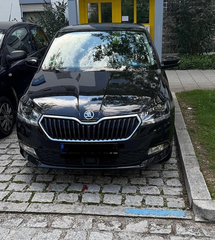 Schwarz Gebraucht 2021 Skoda Fabia Ambition Limousine | 11.000 € (Guter Preis) - Bild 1/4