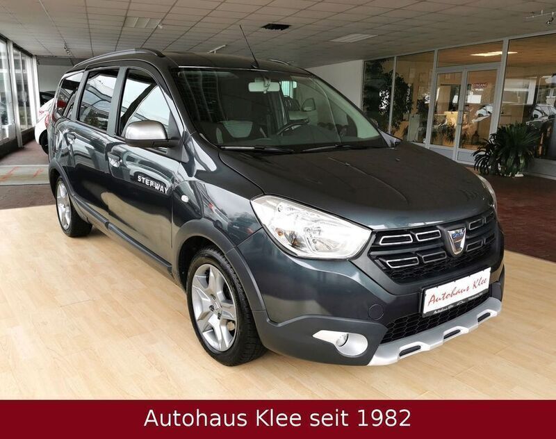 Grau Gebraucht 2020 Dacia Lodgy Stepway Van / Kleinbus | 12.950 € (Fairer Preis) - Bild 1/4