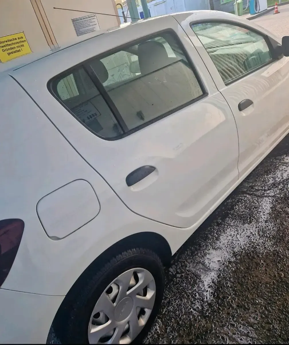 Gebraucht Dacia Sandero 73 PS (53 kW) 2017 Weiß Limousine