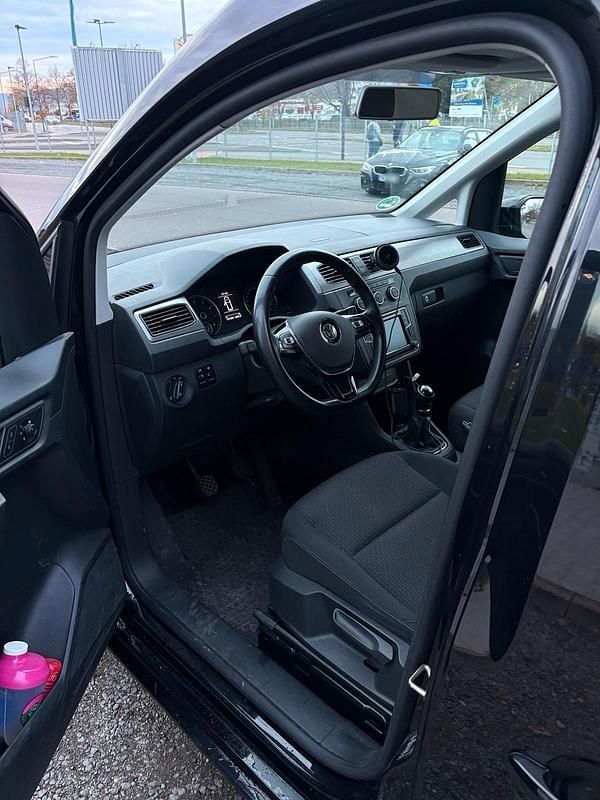Gebraucht VW Caddy 131 PS (96 kW) 2020 Schwarz Van / Kleinbus