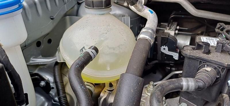 Gebraucht Ford Courier 125 PS (91 kW) 2025 Silber Van / Kleinbus