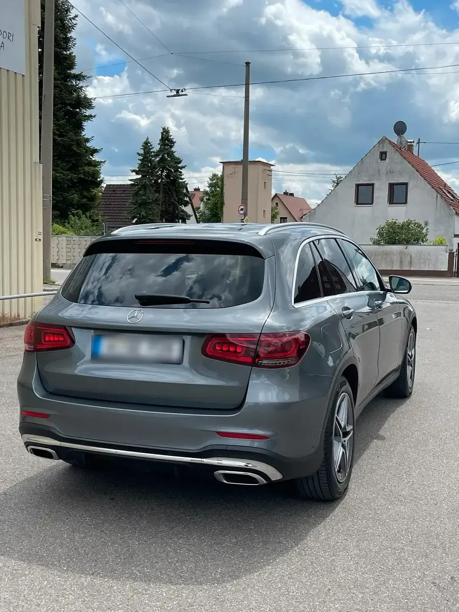 Gebraucht Mercedes GLC220 AMG 194 PS (142 kW) 2021 Grau SUV
