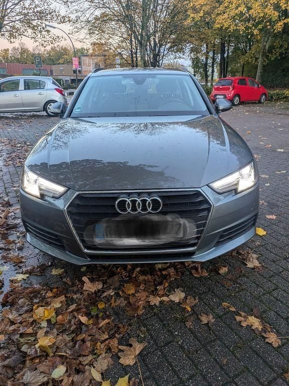 Gebraucht Audi A4 150 PS (110 kW) 2019 Grau Kombi