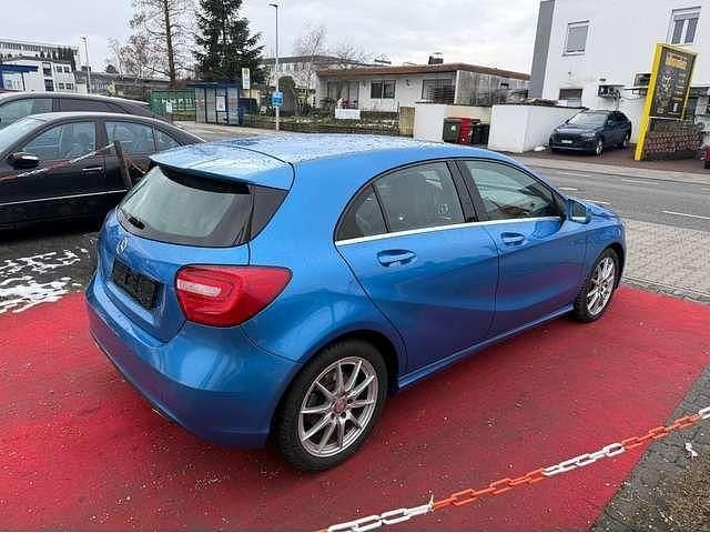 Gebraucht Mercedes A180 122 PS (89 kW) 2014 Suedseeblau  metalliclack Kleinwagen