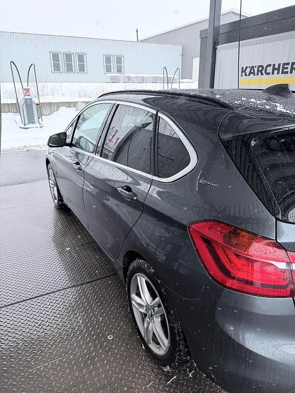 Gebraucht BMW 225 Active Tourer 224 PS (164 kW) 2017 Grau Van / Kleinbus