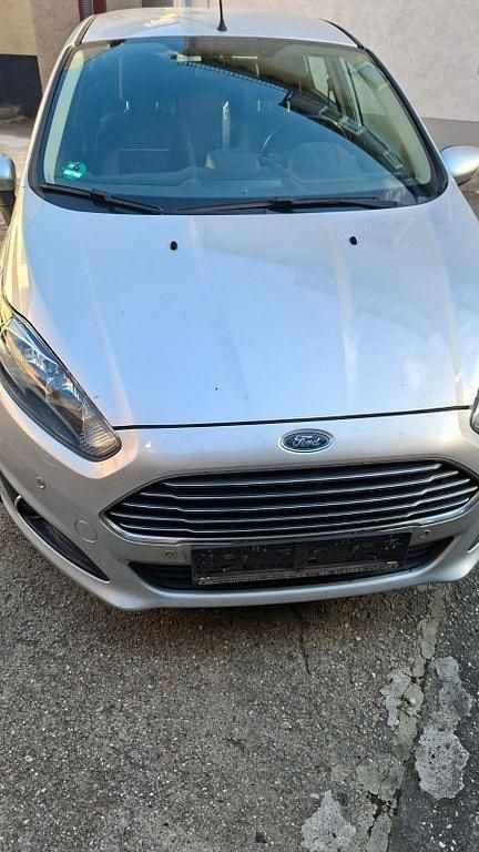 Silber Gebraucht 2014 Ford Fiesta Trend Kleinwagen | 2.750 € (Guter Preis) - Bild 1/4