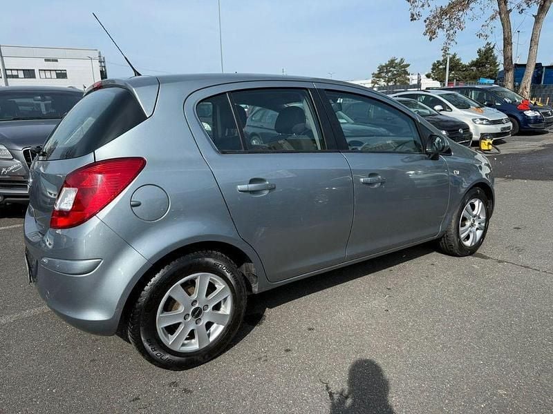 Gebraucht Opel Corsa Active 86 PS (63 kW) 2013 Silber Kleinwagen