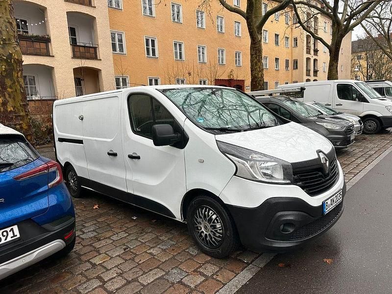 Gebraucht Renault Trafic 145 PS (106 kW) 2018 Weiß Van / Kleinbus