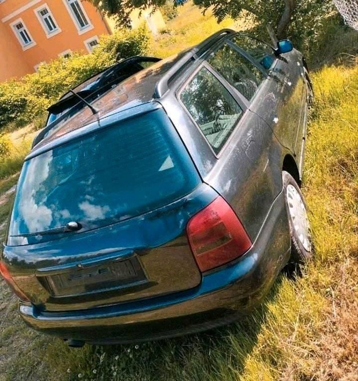 Second-hand Audi A4 100 CP (73 kW) 1997 Negru Break