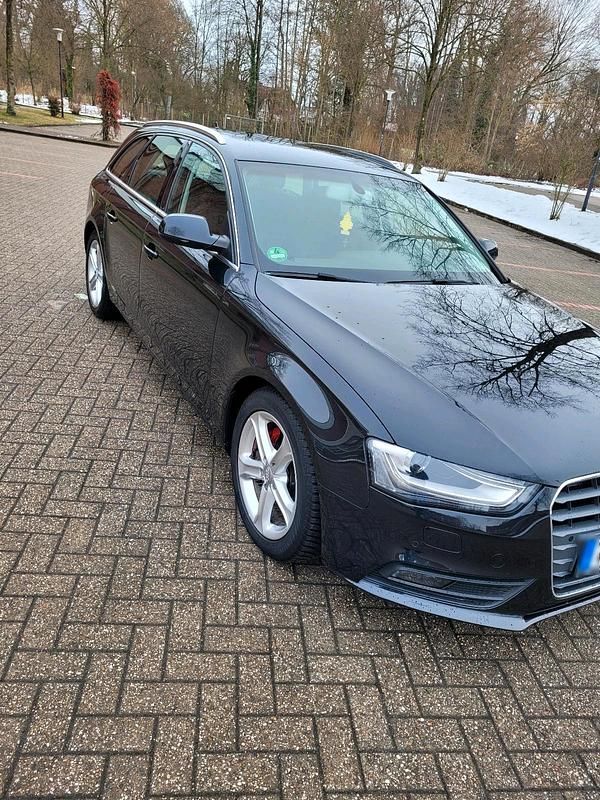 Gebraucht Audi A4 143 PS (105 kW) 2013 Schwarz Kombi