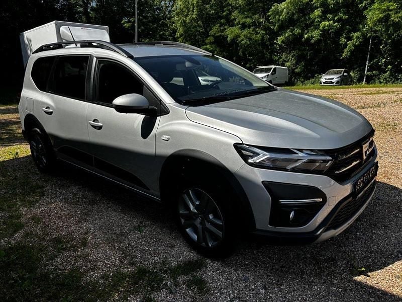 Gebraucht Dacia Jogger Comfort 91 PS (66 kW) 2022 Gris moonstone Van / Kleinbus