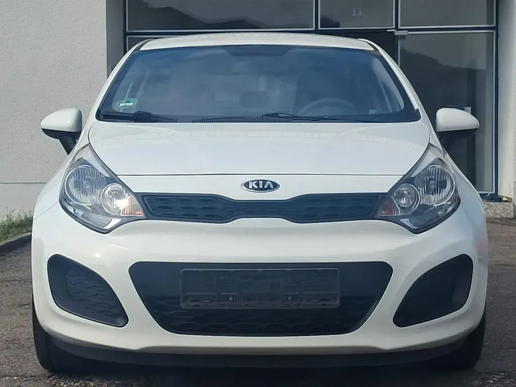 Gebraucht Kia Rio Edition 7 109 PS (80 kW) 2014 Weiß Limousine