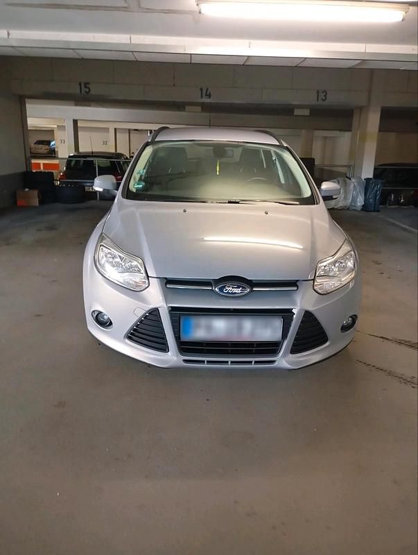 Second-hand Ford Focus 120 CP (88 kW) 2012 Gri Berlinǎ