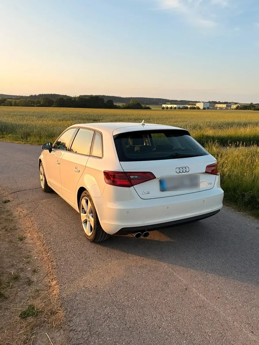Gebraucht Audi A3 150 PS (110 kW) 2015 Weiß Limousine