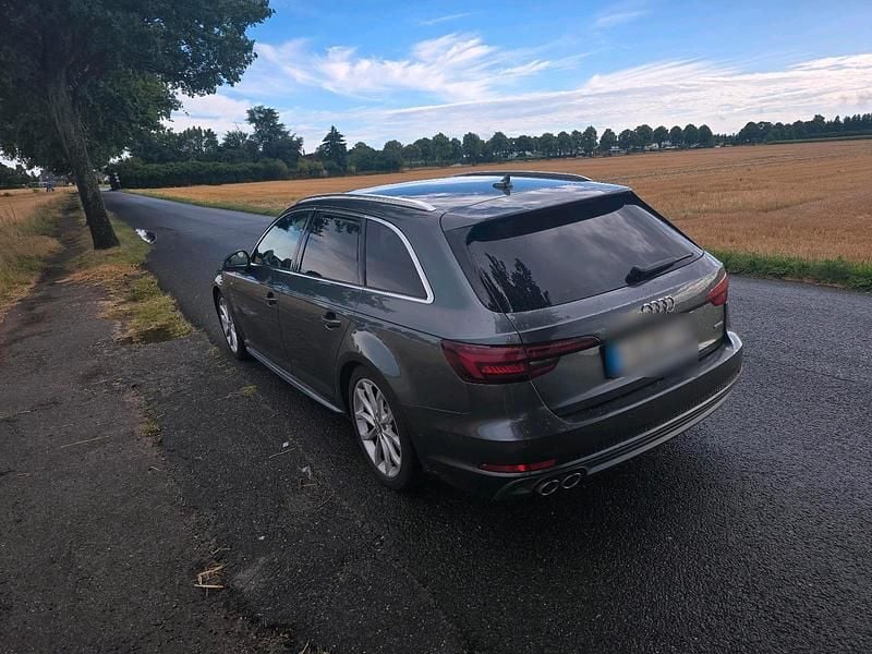 Second-hand Audi A4 S-Line 218 CP (160 kW) 2017 Gri Break