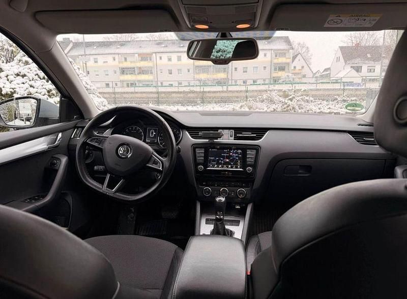 Gebraucht Skoda Octavia 150 PS (110 kW) 2016 Silber Kleinwagen