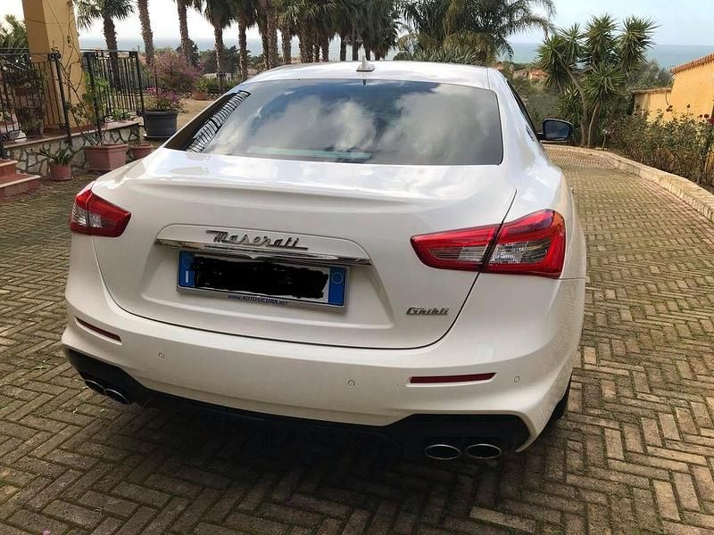 Gebraucht Maserati Ghibli 275 PS (202 kW) 2017 Weiß Limousine