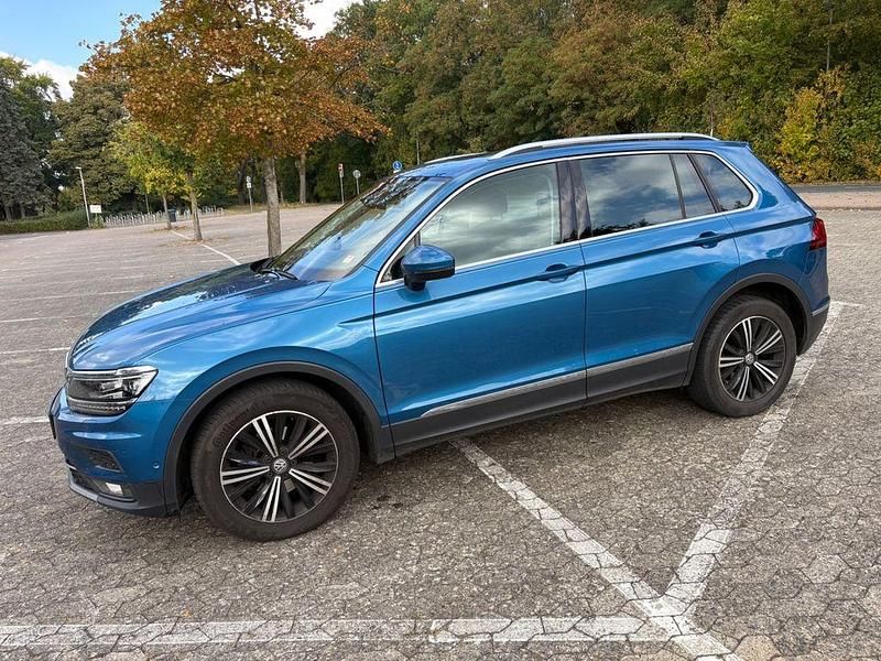 Blau Gebraucht 2019 VW Tiguan Highline SUV | 20.500 € (Fairer Preis) - Bild 1/4