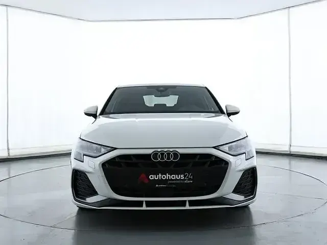 Gebraucht Audi A3 Sportback e-tron Ambiente 116 PS (85 kW) 2025 Andere Kleinwagen