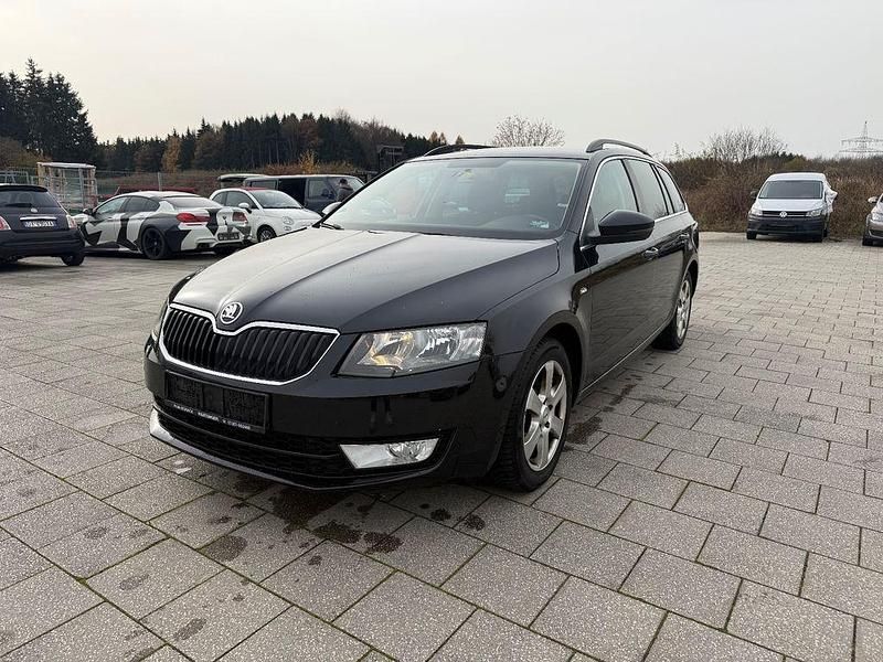 Schwarz Gebraucht 2015 Skoda Octavia Kombi | 6.290 € (Superpreis) - Bild 1/4