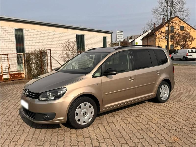 Gebraucht VW Touran Match 105 PS (77 kW) 2012 Braun Van / Kleinbus