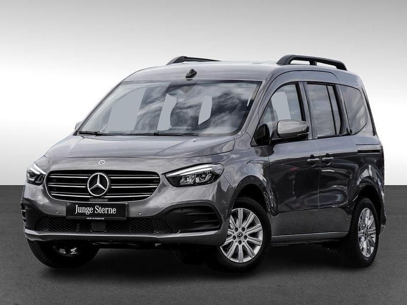 Grau Gebraucht 2024 Mercedes T180 Progressive Van / Kleinbus | 32.977 € (Teuer) - Bild 1/4
