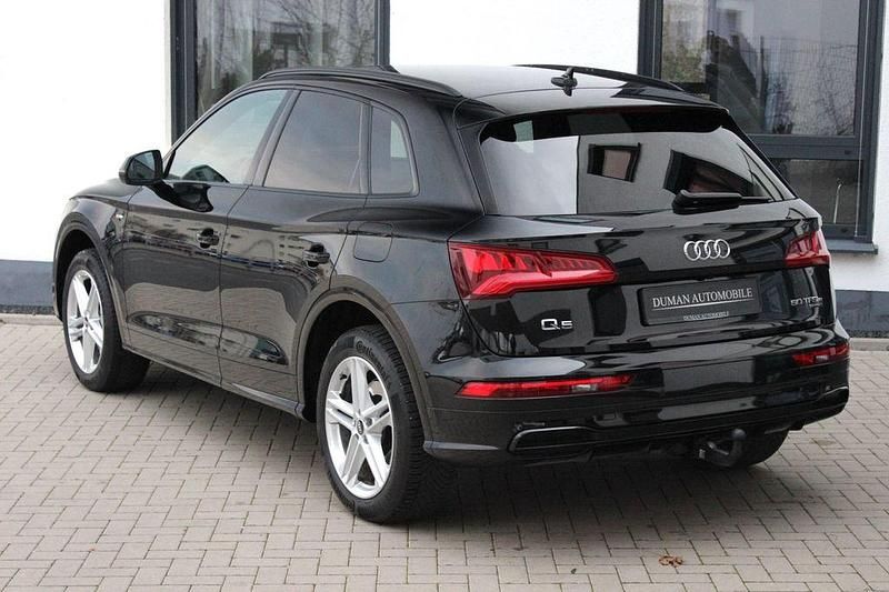 Gebraucht Audi Q5 S-Line 252 PS (185 kW) 2020 Mythosschwarz metallic SUV