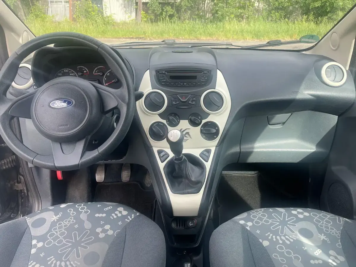 Gebraucht Ford Ka Trend 69 PS (50 kW) 2011 Schwarz Kleinwagen