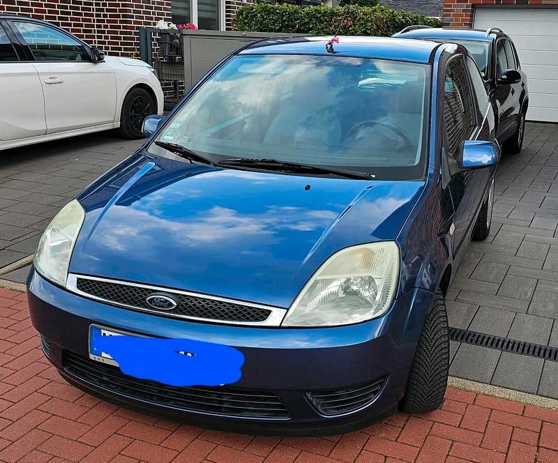Blau Gebraucht 2005 Ford Fiesta Kleinwagen | 1.900 € (Fairer Preis) - Bild 1/4